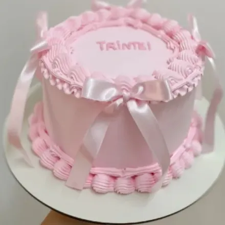 Bolo personalizado com laços